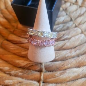 Bomb party rings  she won't back down